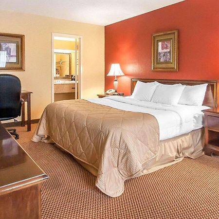 Clarion Inn & Suites University Center Auburn Dış mekan fotoğraf