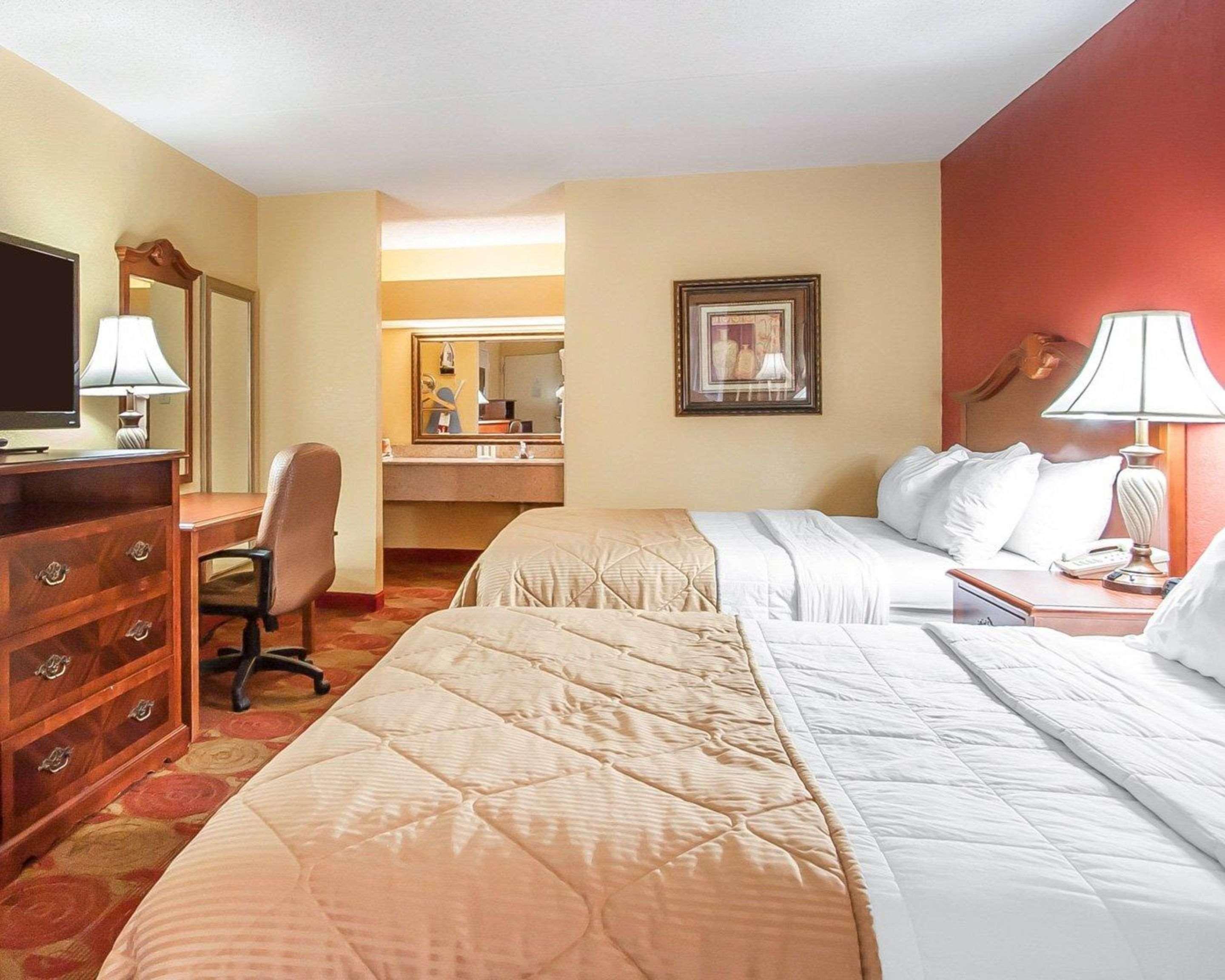Clarion Inn & Suites University Center Auburn Dış mekan fotoğraf