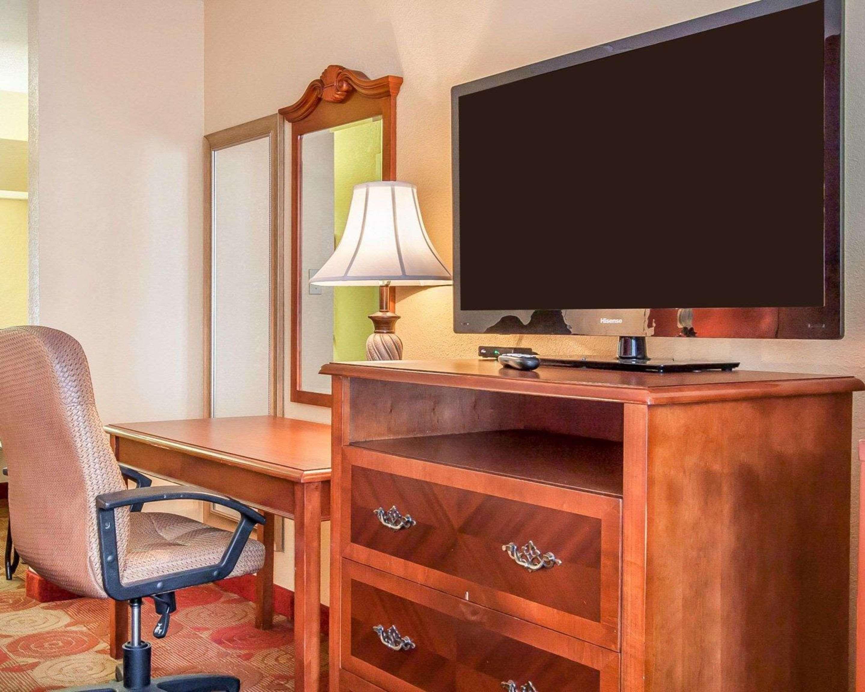 Clarion Inn & Suites University Center Auburn Dış mekan fotoğraf
