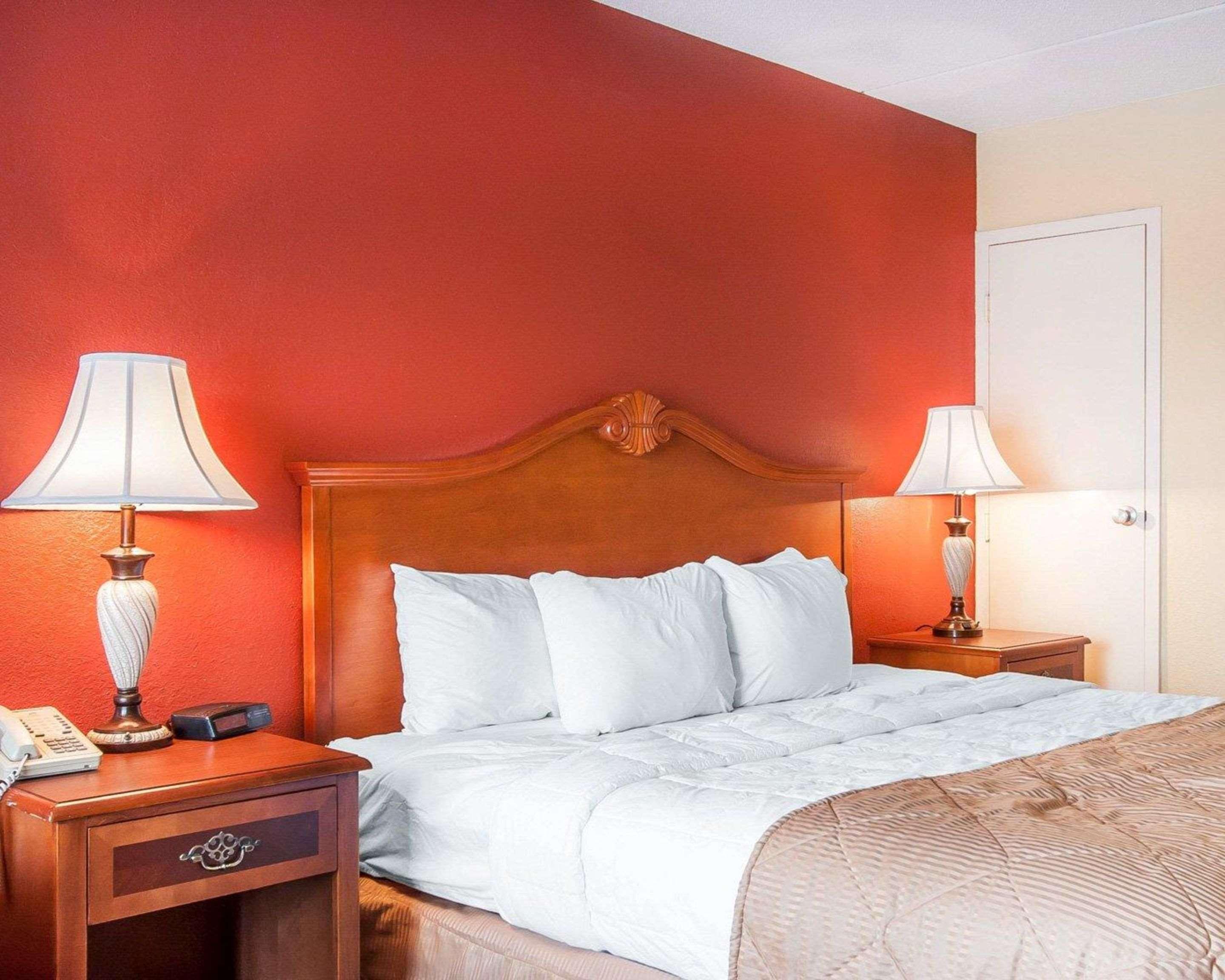 Clarion Inn & Suites University Center Auburn Dış mekan fotoğraf