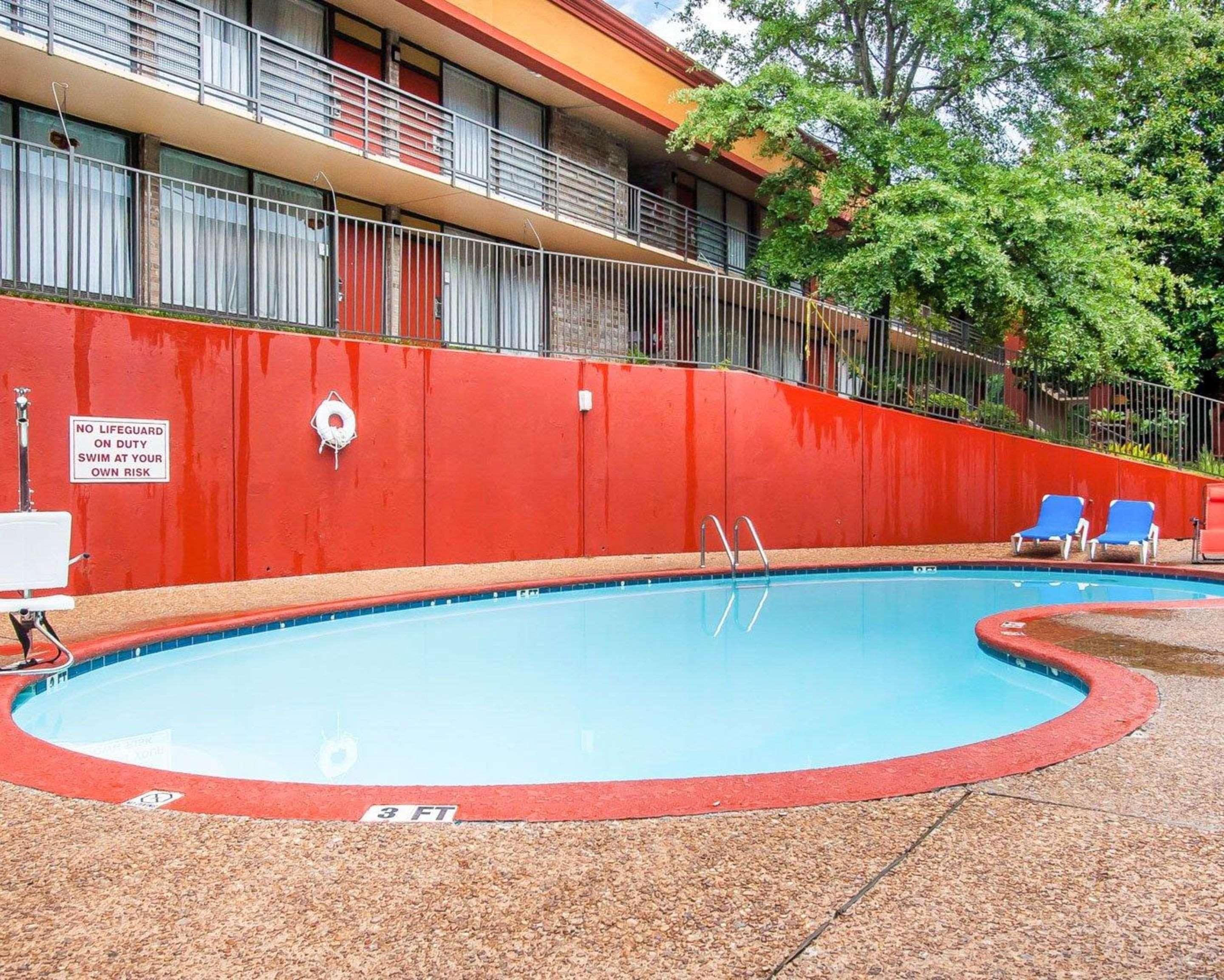 Clarion Inn & Suites University Center Auburn Dış mekan fotoğraf