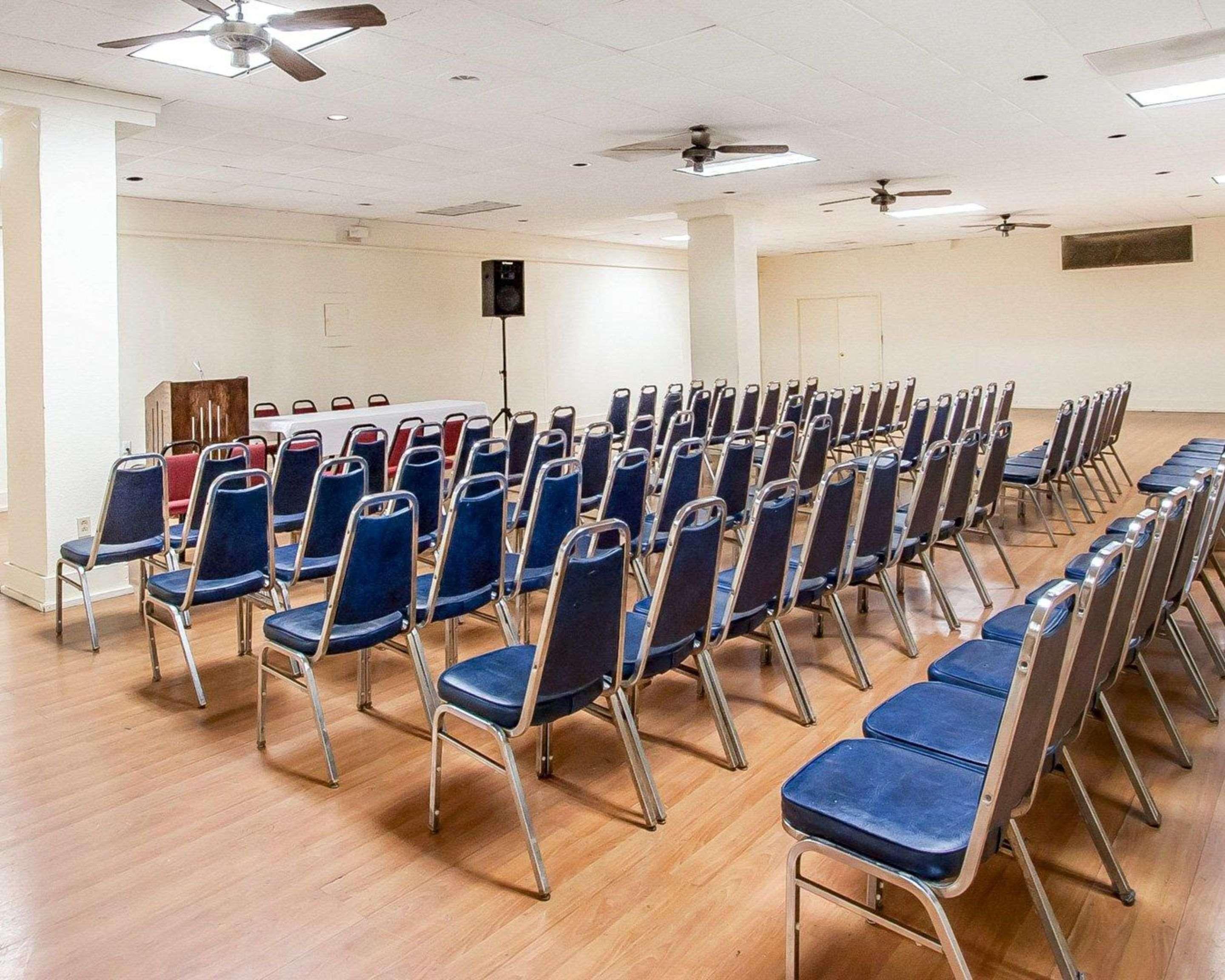 Clarion Inn & Suites University Center Auburn Dış mekan fotoğraf
