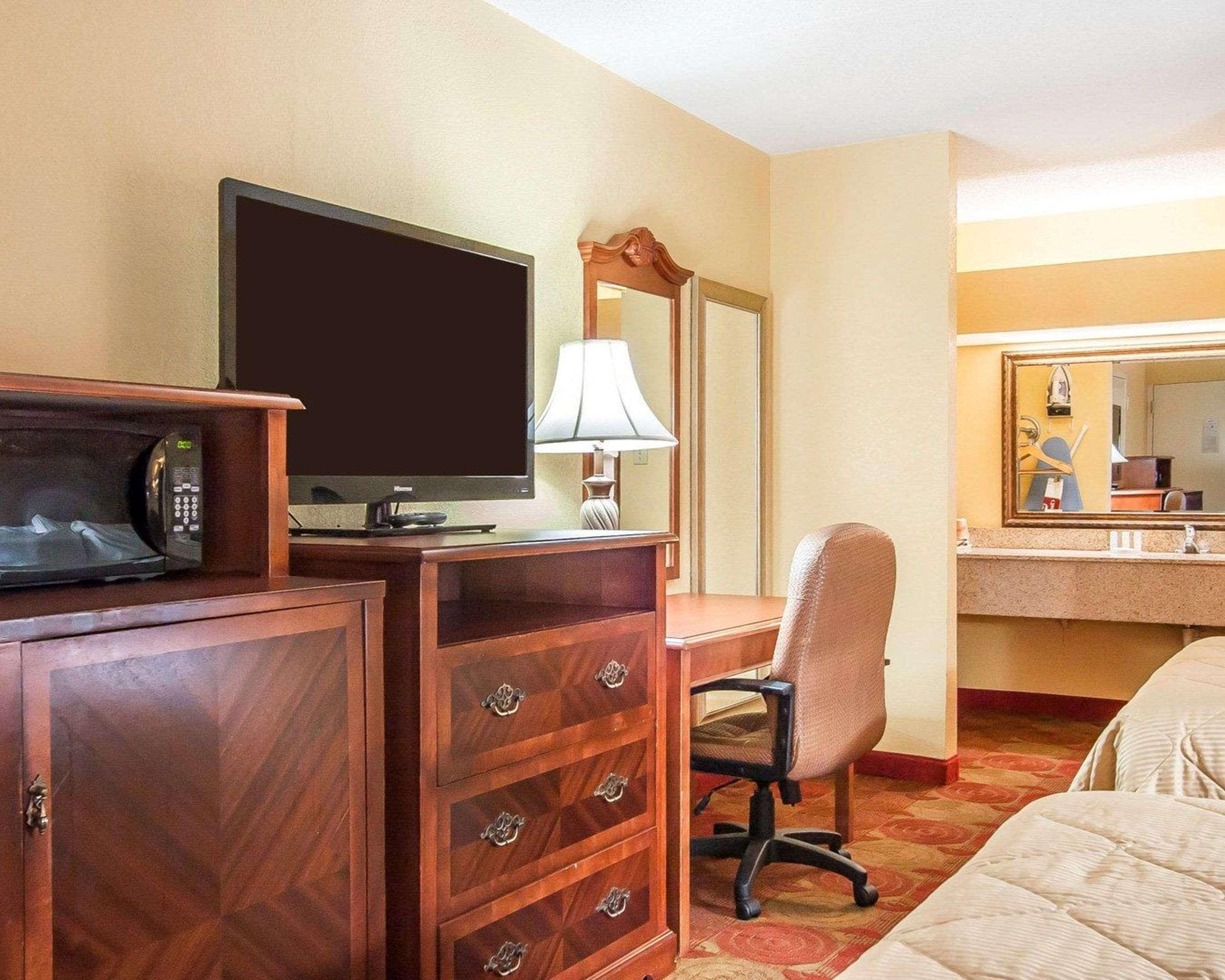 Clarion Inn & Suites University Center Auburn Dış mekan fotoğraf